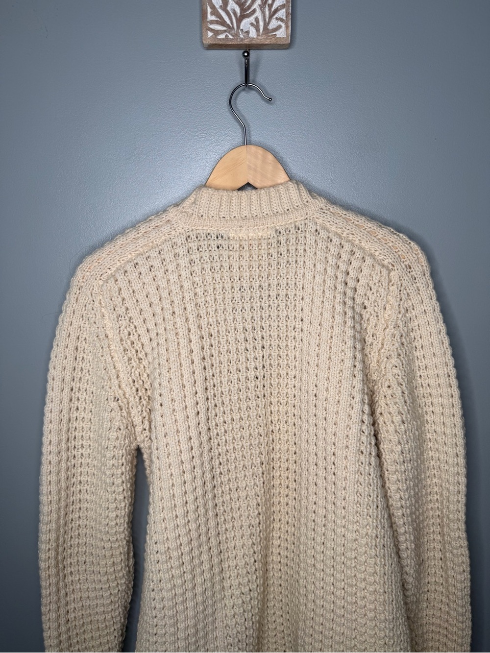 Gaeltarra Vintage Aran Irish Handloomed Pure Wool Fisherman Cardigan Sweater - Picture 6 of 9
